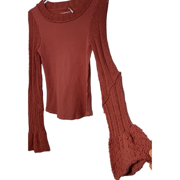 Free People Cuffing Season Red Crochet Sleeve Top Bell Sleeves Size M 7369 EUC - Picture 4 of 10